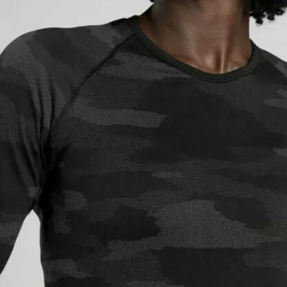 Athleta Speedlight Camo Top - Picture 3 of 7